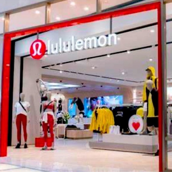 Meet your Posher, with unlisted items. Soon coming Amazon Pallett. - Picture 5 of 11